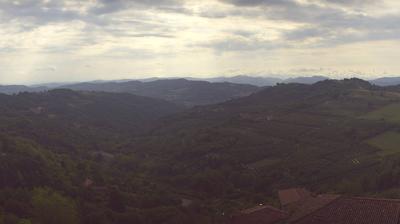 immagine della webcam nei dintorni di Serravalle Langhe: webcam Lequio Berria