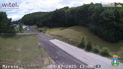 immagine della webcam nei dintorni di Rocca di Cambio: webcam Sante Marie