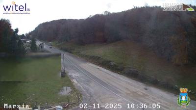immagine della webcam nei dintorni di Rocca di Mezzo: webcam Sante Marie