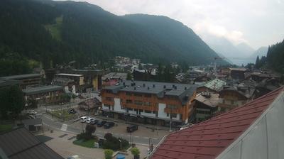 immagine della webcam nei dintorni di Passo Tonale: webcam Rifugio Viviani