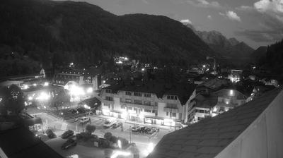 immagine della webcam nei dintorni di Madonna di Campiglio: webcam Rifugio Viviani