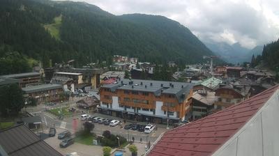 immagine della webcam nei dintorni di Pinzolo: webcam Rifugio Viviani