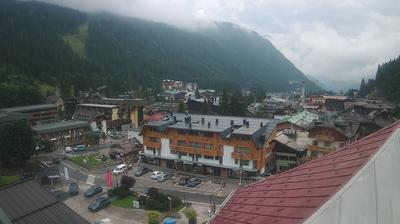 immagine della webcam nei dintorni di Vermiglio: webcam Rifugio Viviani