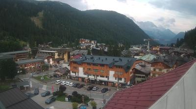 immagine della webcam nei dintorni di Mezzana: webcam Rifugio Viviani