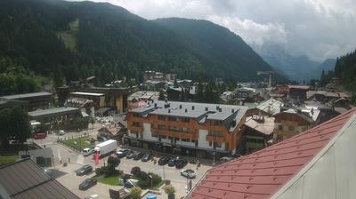 immagine della webcam nei dintorni di Madonna di Campiglio: webcam Rifugio Viviani