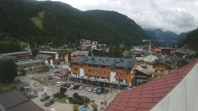 immagine della webcam nei dintorni di Madonna di Campiglio: webcam Rifugio Viviani