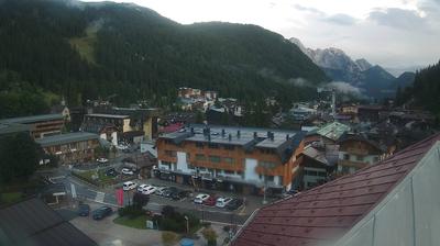 immagine della webcam nei dintorni di Spiazzo: webcam Rifugio Viviani