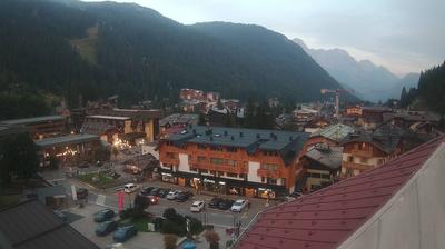immagine della webcam nei dintorni di Fai della Paganella: webcam Rifugio Viviani