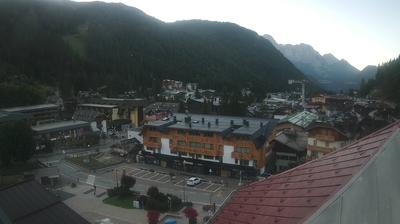 immagine della webcam nei dintorni di Marilleva: webcam Rifugio Viviani