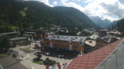 immagine della webcam nei dintorni di Spiazzo: webcam Rifugio Viviani