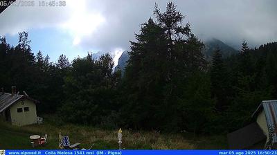immagine della webcam nei dintorni di Molini di Triora: webcam Castel Vittorio