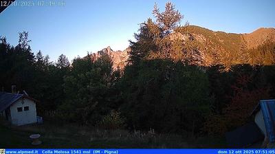 immagine della webcam nei dintorni di Monesi di Triora: webcam Castel Vittorio