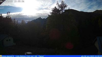 immagine della webcam nei dintorni di Vallecrosia: webcam Castel Vittorio