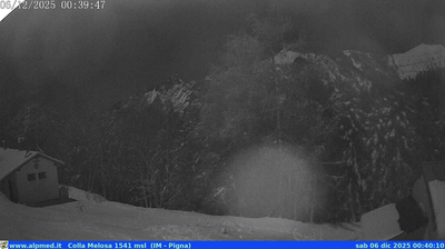 immagine della webcam nei dintorni di Mendatica: webcam Castel Vittorio