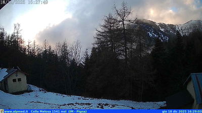 immagine della webcam nei dintorni di Cipressa: webcam Castel Vittorio