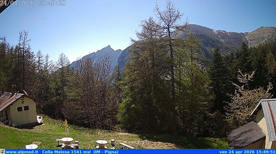immagine della webcam nei dintorni di Monesi: webcam Castel Vittorio