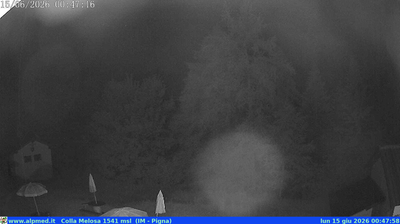 immagine della webcam nei dintorni di Monesi di Triora: webcam Castel Vittorio