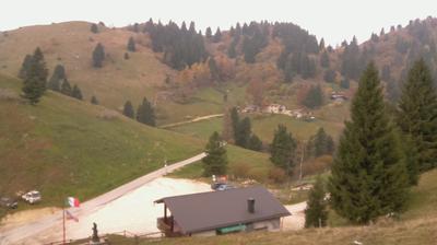 immagine della webcam nei dintorni di Santa Croce: webcam Revine Lago