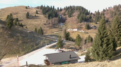 immagine della webcam nei dintorni di Montebelluna: webcam Revine Lago