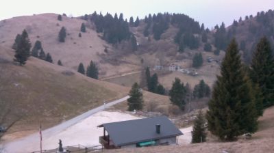 immagine della webcam nei dintorni di Santa Lucia di Piave: webcam Revine Lago