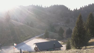 immagine della webcam nei dintorni di Tambre: webcam Revine Lago