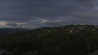 immagine della webcam nei dintorni di Serravalle Langhe: webcam Niella Belbo