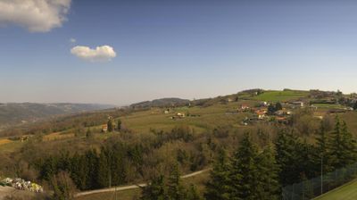 immagine della webcam nei dintorni di Serravalle Langhe: webcam Niella Belbo