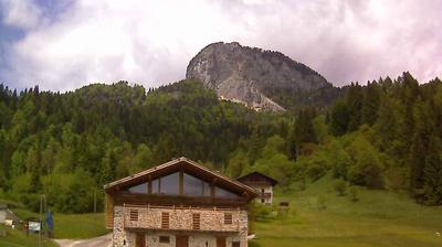 immagine della webcam nei dintorni di Calalzo di Cadore: webcam Forni di Sopra