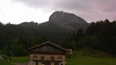 immagine della webcam nei dintorni di Calalzo di Cadore: webcam Forni di Sopra