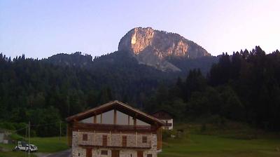 immagine della webcam nei dintorni di Forni Avoltri: webcam Forni di Sopra
