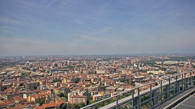 immagine della webcam nei dintorni di Milano Campo dei Fiori: webcam Milano Centro Direzionale
