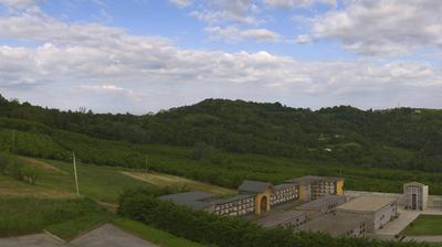 immagine della webcam nei dintorni di Magliano Alfieri: webcam Cerretto Langhe