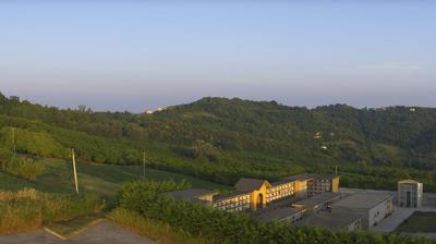 immagine della webcam nei dintorni di Cossano Belbo: webcam Cerretto Langhe