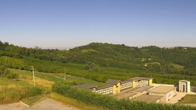 immagine della webcam nei dintorni di Salmour: webcam Cerretto Langhe