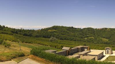 immagine della webcam nei dintorni di Lequio Berria: webcam Cerretto Langhe