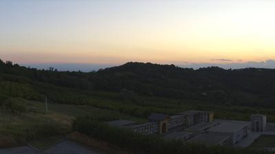 immagine della webcam nei dintorni di Corneliano d'Alba: webcam Cerretto Langhe