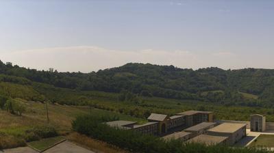 immagine della webcam nei dintorni di Costigliole d'Asti: webcam Cerretto Langhe