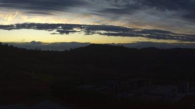 immagine della webcam nei dintorni di Mombarcaro: webcam Cerretto Langhe