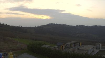 immagine della webcam nei dintorni di Bene Vagienna: webcam Cerretto Langhe