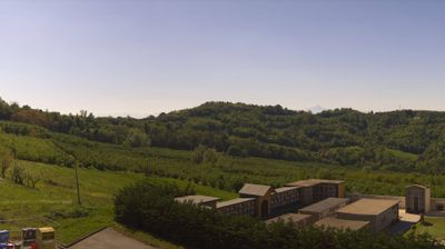 immagine della webcam nei dintorni di Niella Belbo: webcam Cerretto Langhe