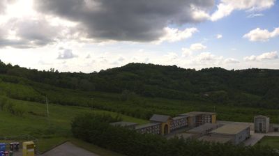 immagine della webcam nei dintorni di Lequio Berria: webcam Cerretto Langhe