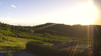 immagine della webcam nei dintorni di Costigliole d'Asti: webcam Cerretto Langhe