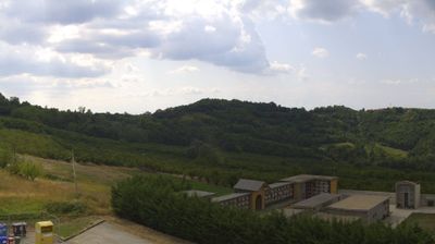 immagine della webcam nei dintorni di Costigliole d'Asti: webcam Cerretto Langhe