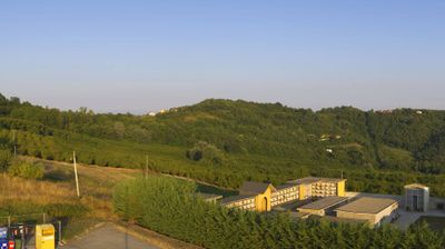 immagine della webcam nei dintorni di Albaretto della Torre: webcam Cerretto Langhe