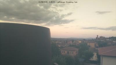 immagine della webcam nei dintorni di Castiglione del Lago: webcam Montepulciano Stazione