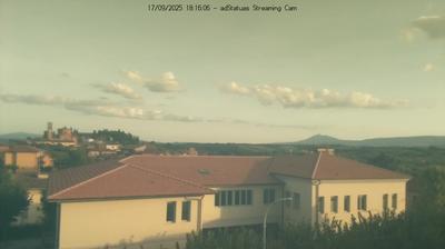 immagine della webcam nei dintorni di Castiglion Fiorentino: webcam Montepulciano Stazione