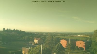 immagine della webcam nei dintorni di Castiglione del Lago: webcam Montepulciano Stazione