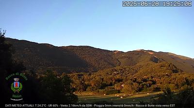 immagine della webcam nei dintorni di Petrella Salto: webcam Rocca di Botte