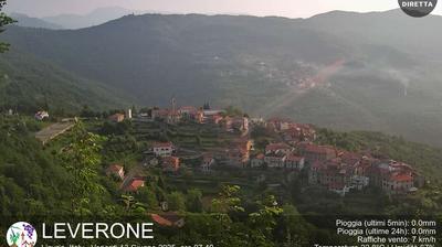 immagine della webcam nei dintorni di Pieve di Teco: webcam Borghetto d'Arroscia