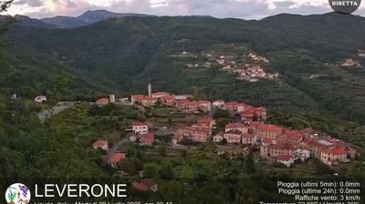 immagine della webcam nei dintorni di Nasino: webcam Borghetto d'Arroscia